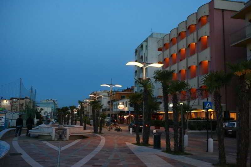 Hotel Italy Misano Adriatico Exterior foto