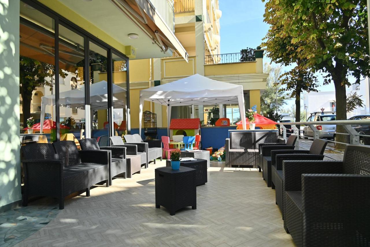 Hotel Italy Misano Adriatico Exterior foto