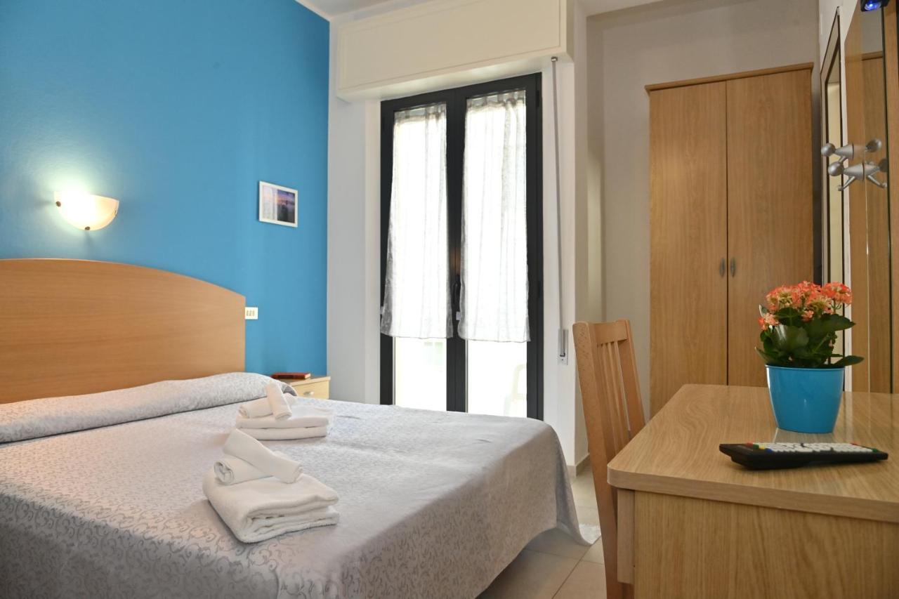 Hotel Italy Misano Adriatico Exterior foto