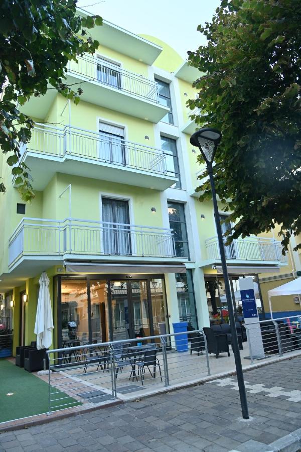 Hotel Italy Misano Adriatico Exterior foto