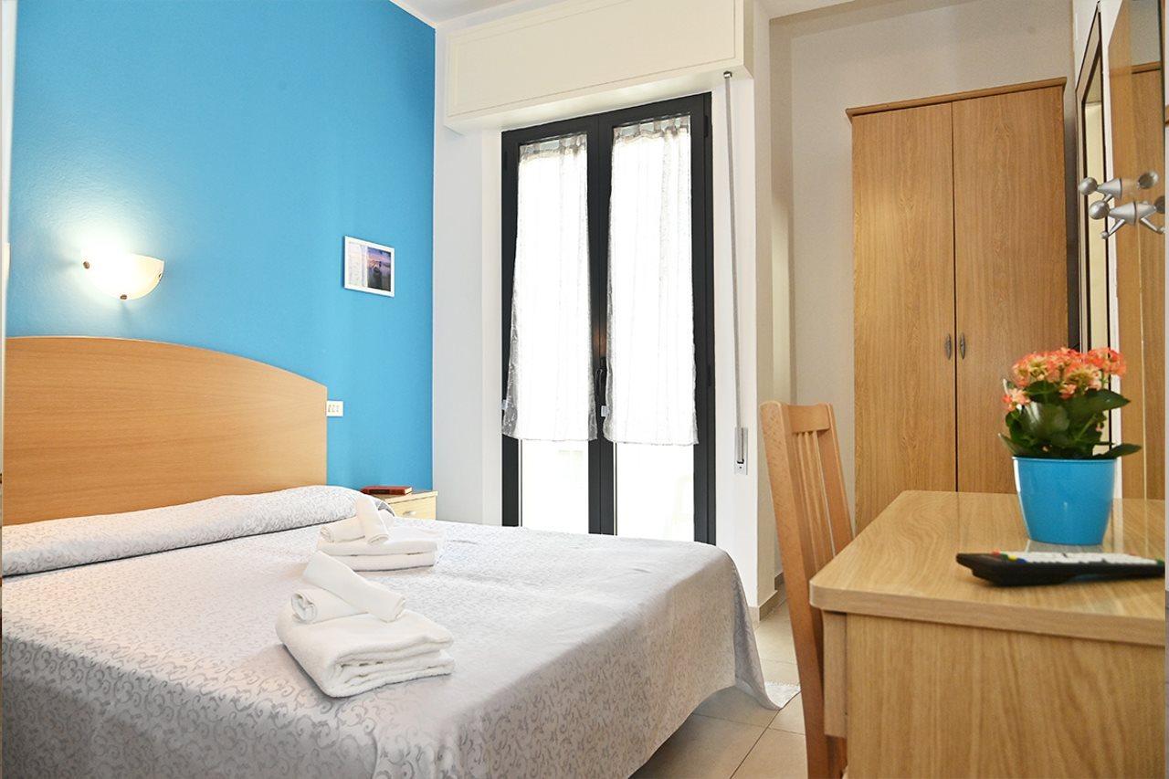 Hotel Italy Misano Adriatico Exterior foto